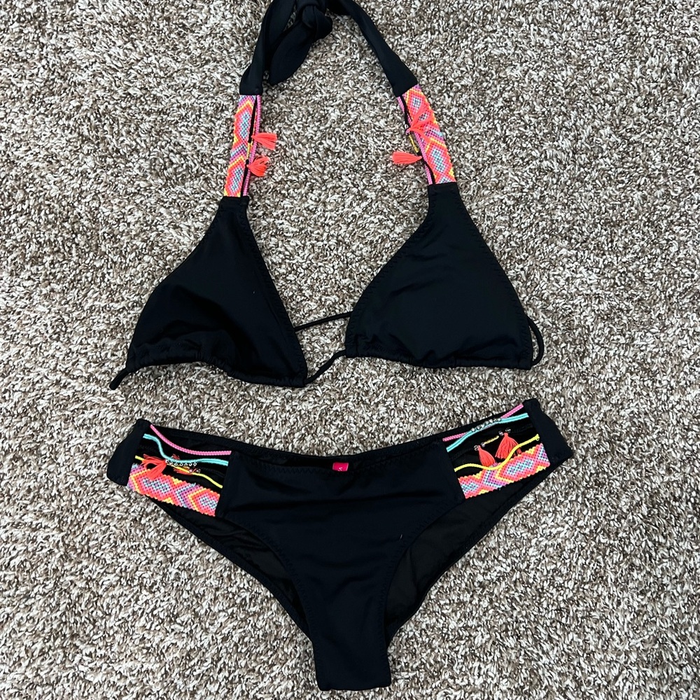 VS swimsuit lg top, med bottom